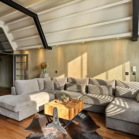 Zeer Luxe In Appartement *